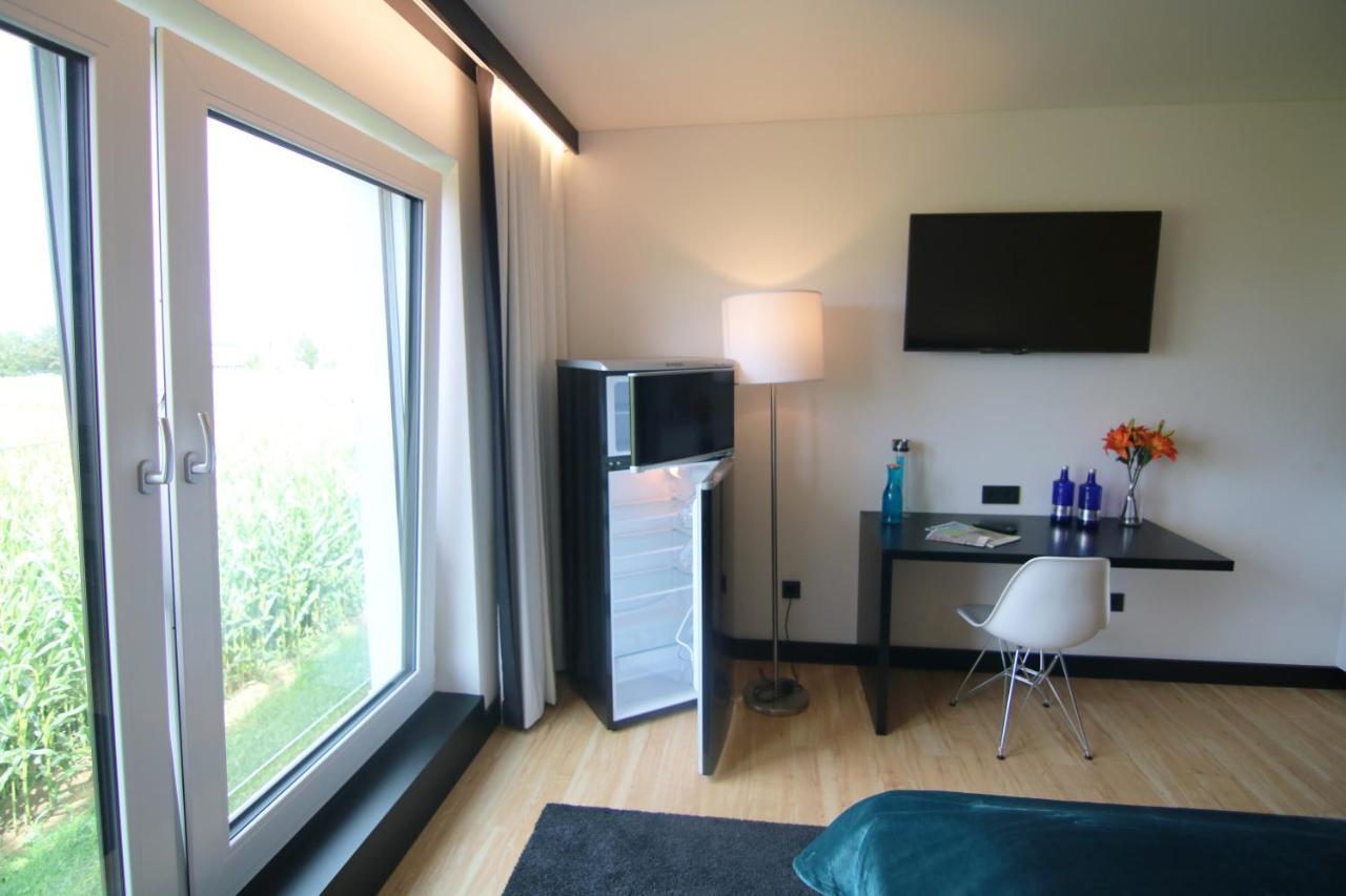 Me Hotel By Wmm Hotels Meitingen Dış mekan fotoğraf